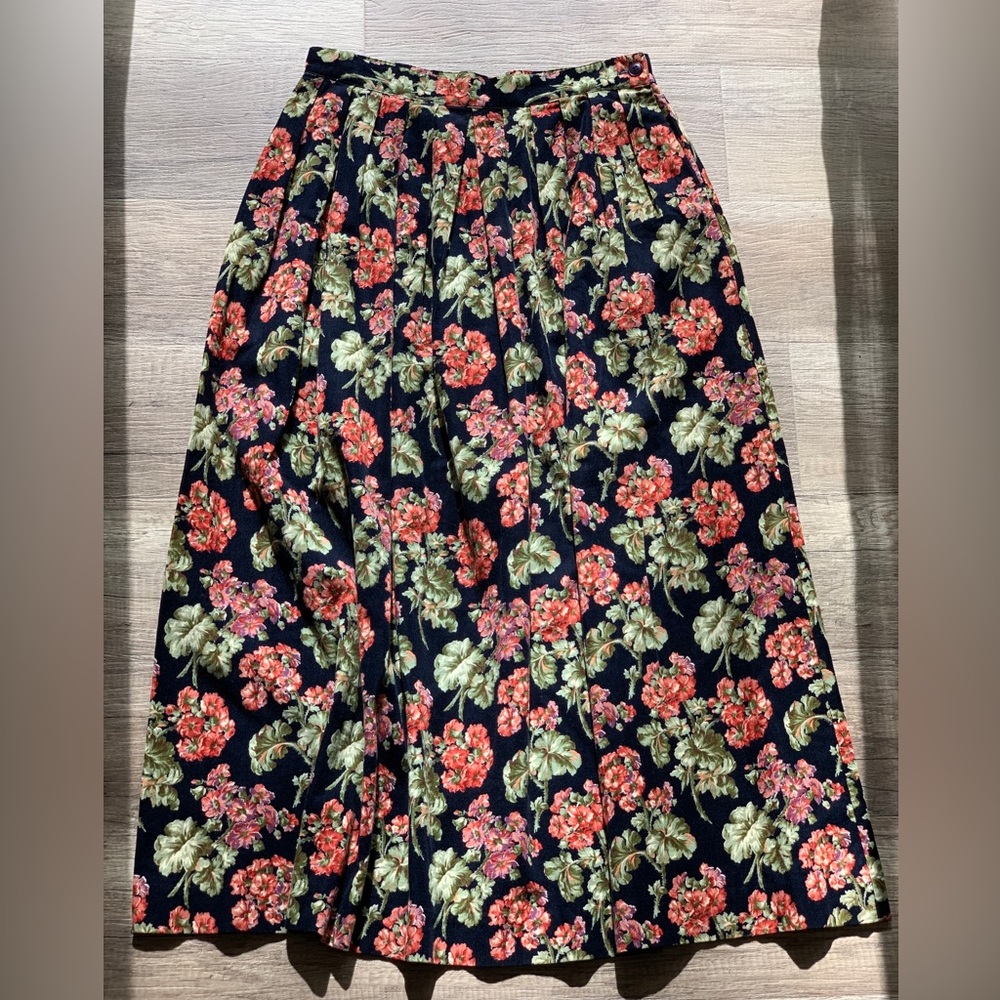 Herman Geist Woman Corduroy Navy Floral Pleated MIDI Skirt size 12 Business